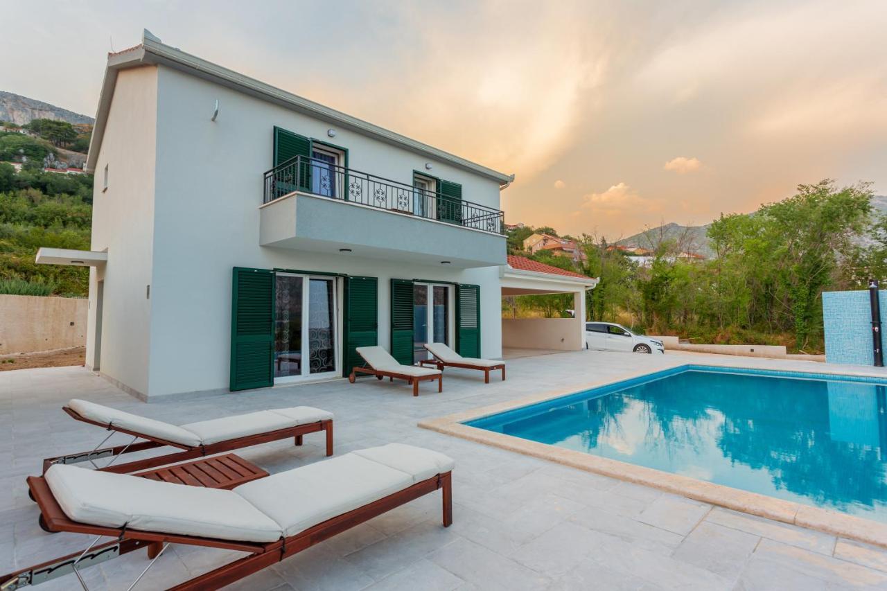 Secluded House - Guaranteed Privacy - Heated Pool Villa Klis ภายนอก รูปภาพ