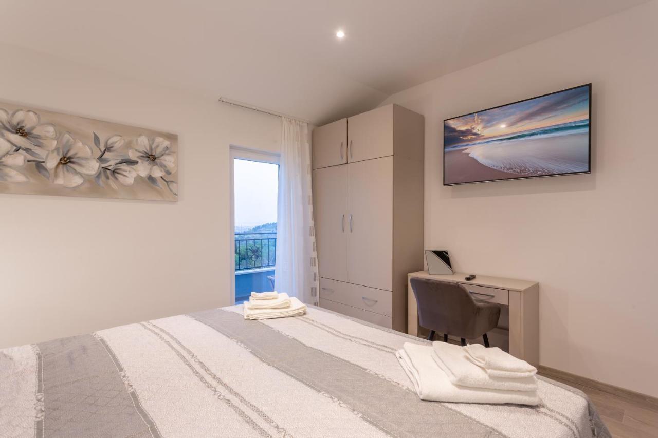 Secluded House - Guaranteed Privacy - Heated Pool Villa Klis ภายนอก รูปภาพ