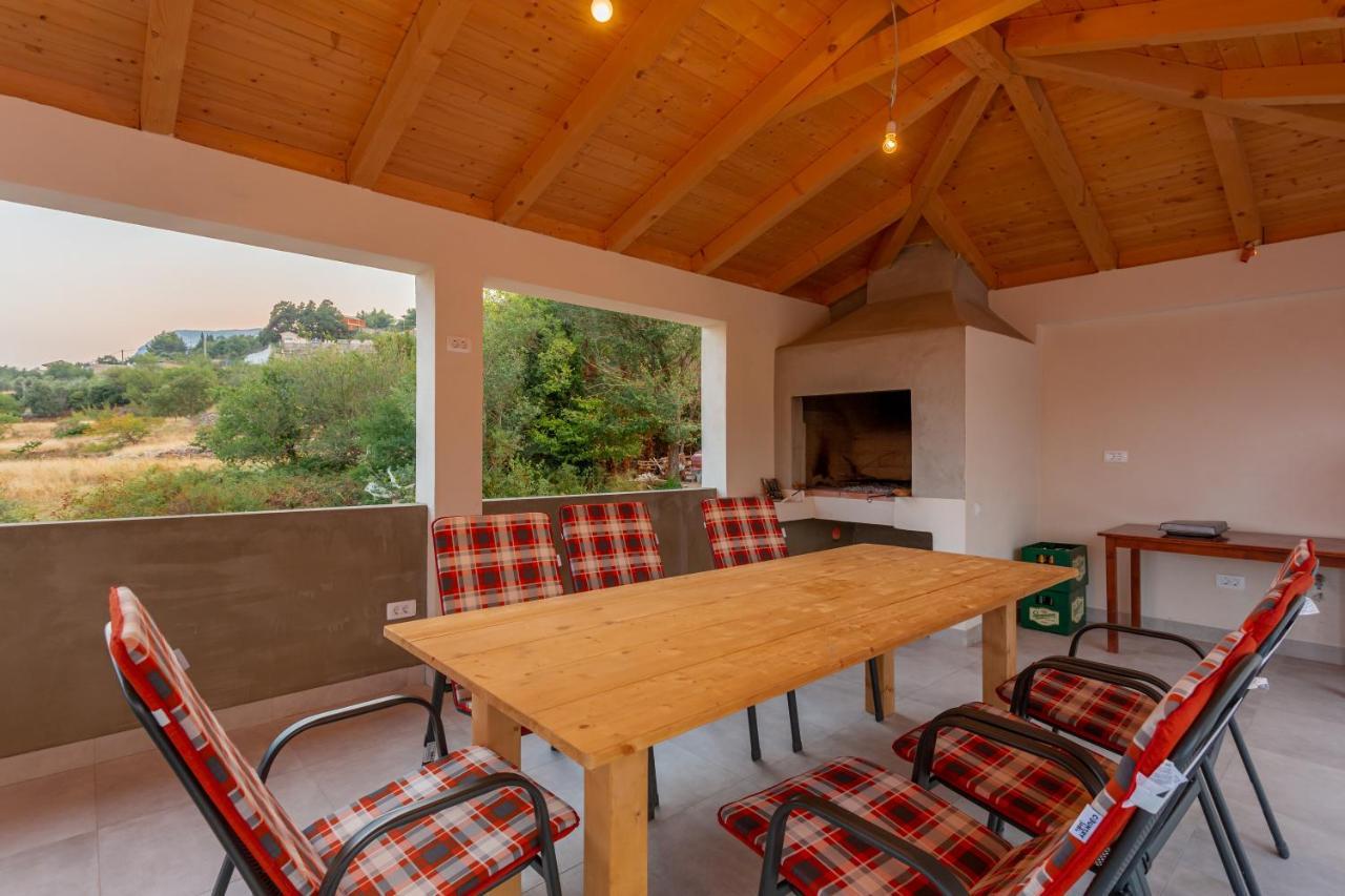 Secluded House - Guaranteed Privacy - Heated Pool Villa Klis ภายนอก รูปภาพ