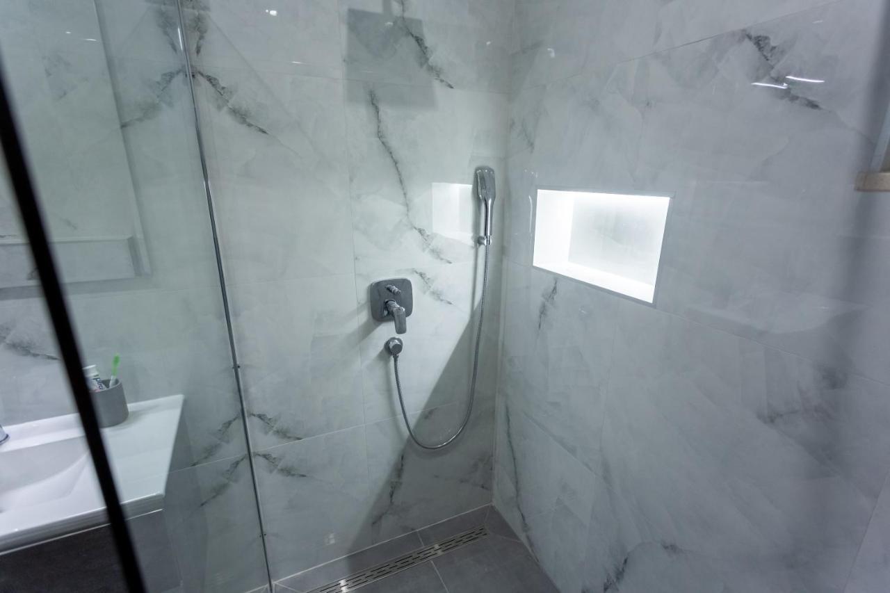 Secluded House - Guaranteed Privacy - Heated Pool Villa Klis ภายนอก รูปภาพ