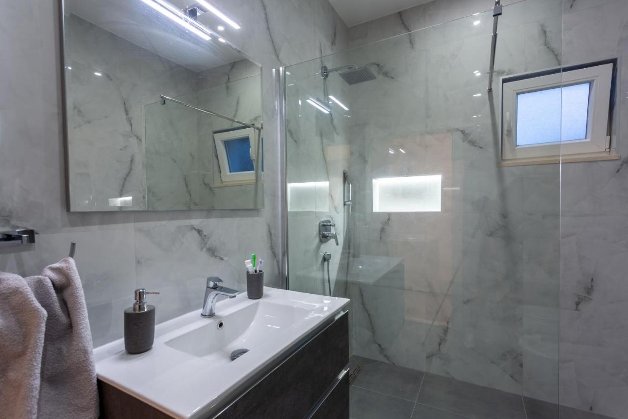 Secluded House - Guaranteed Privacy - Heated Pool Villa Klis ภายนอก รูปภาพ