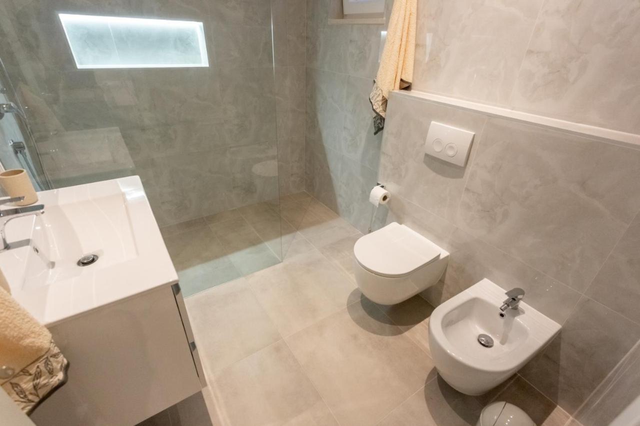 Secluded House - Guaranteed Privacy - Heated Pool Villa Klis ภายนอก รูปภาพ