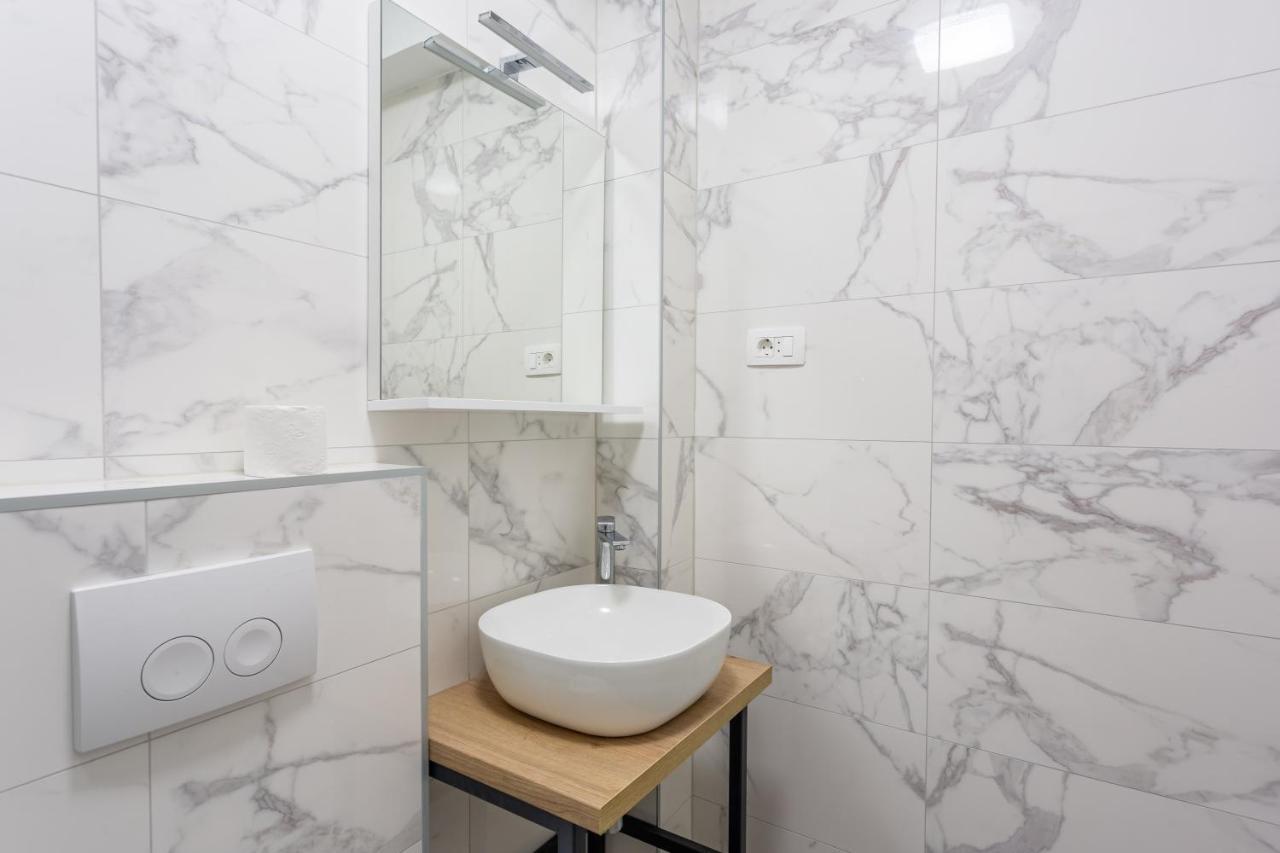 Secluded House - Guaranteed Privacy - Heated Pool Villa Klis ภายนอก รูปภาพ