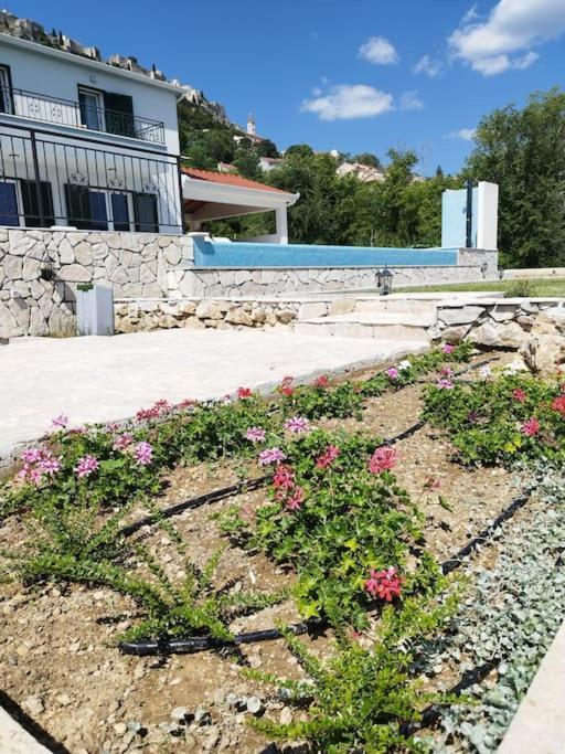 Secluded House - Guaranteed Privacy - Heated Pool Villa Klis ภายนอก รูปภาพ